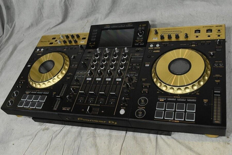 Bàn DJ Controller và CDJ Chuyên Nghiệp khác nhau điểm gì?