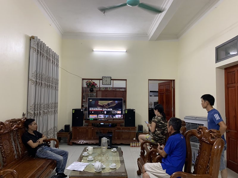 H&aacute;t karaoke tại nh&agrave; 