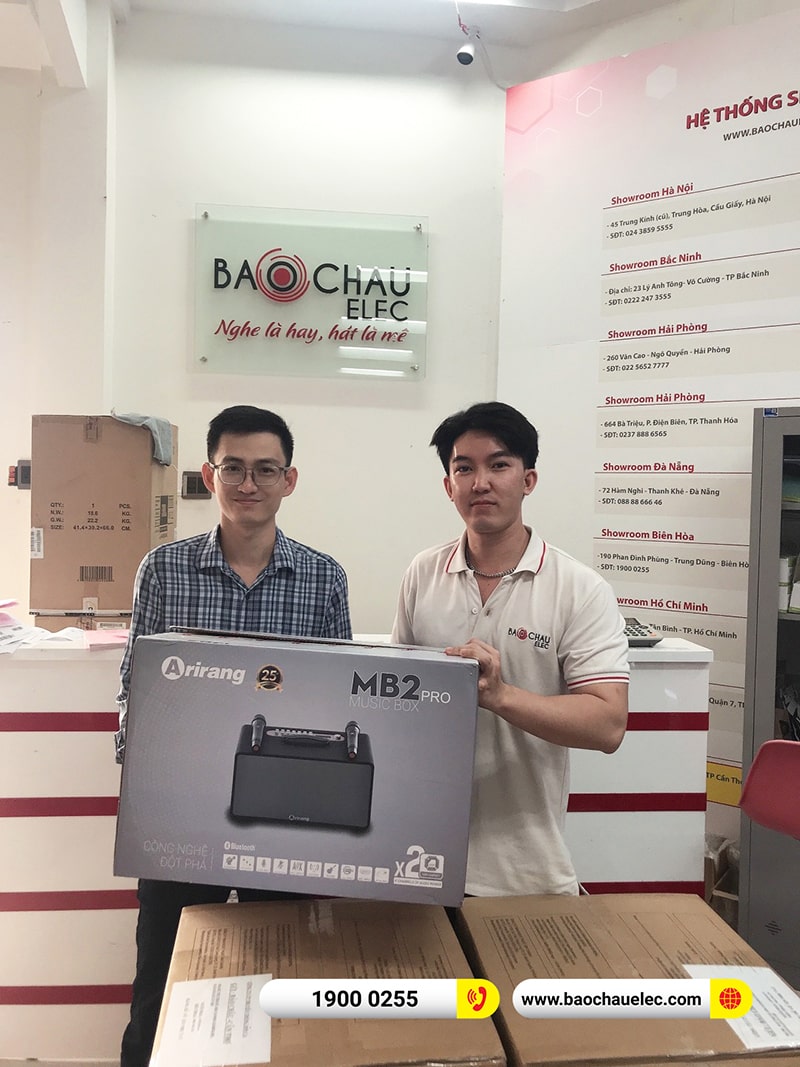 hình ảnh khách hàng mua loa bluetooth tại Bảo Châu Elec