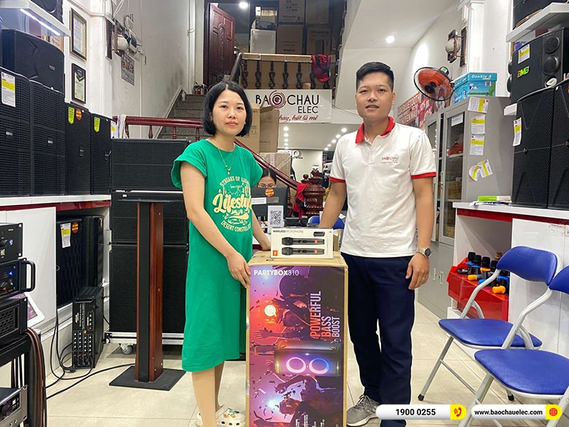 hình ảnh khách hàng mua loa bluetooth tại Bảo Châu Elec
