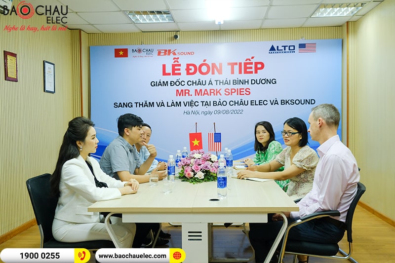Giám Đốc Alto Professional khu vực Châu Á Thái Bình Dương Mr. Mark Spies sang thăm và làm việc tại Bảo Châu Elec