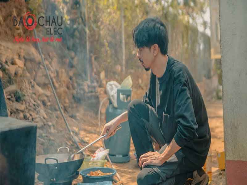 Lời b&agrave;i h&aacute;t Nấu Ăn Cho Em - Đen V&acirc;u x PiaLinh. Bản Chuẩn