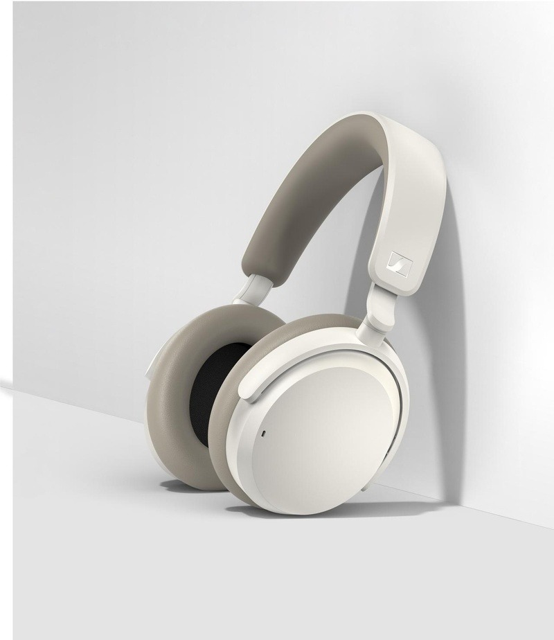 Sennheiser ra mắt tai nghe không dây ACCENTUM Wireless: Giá hấp dẫn, pin dài