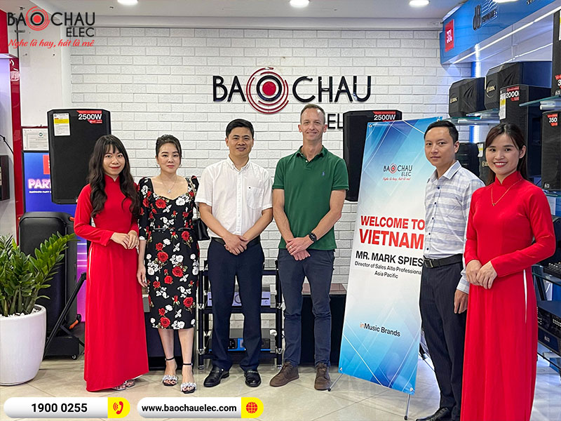 Đ&oacute;n tiếp Gi&aacute;m đốc Alto & Denon Professional khu vực Ch&acirc;u &Aacute; Th&aacute;i B&igrave;nh Dương Mr. Mark Spies sang thăm v&agrave; l&agrave;m việc tại Bảo Ch&acirc;u Elecv&agrave; BKSound. 