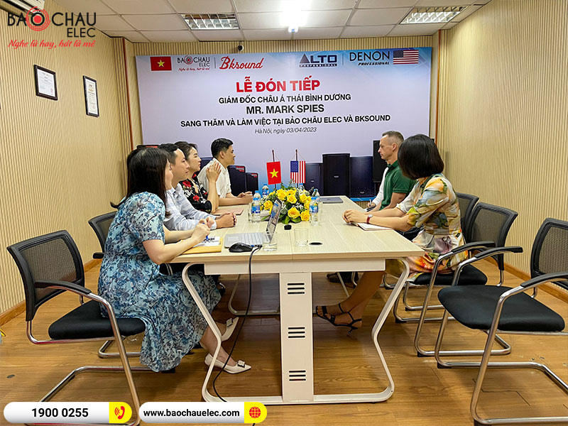 Đ&oacute;n tiếp Gi&aacute;m đốc Alto & Denon Professional khu vực Ch&acirc;u &Aacute; Th&aacute;i B&igrave;nh Dương Mr. Mark Spies sang thăm v&agrave; l&agrave;m việc tại Bảo Ch&acirc;u Elecv&agrave; BKSound. 
