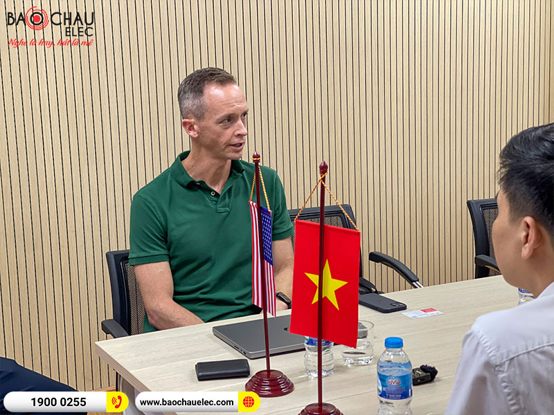 Đ&oacute;n tiếp Gi&aacute;m đốc Alto & Denon Professional khu vực Ch&acirc;u &Aacute; Th&aacute;i B&igrave;nh Dương Mr. Mark Spies sang thăm v&agrave; l&agrave;m việc tại Bảo Ch&acirc;u Elecv&agrave; BKSound. 