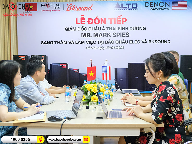 Đ&oacute;n tiếp Gi&aacute;m đốc Alto & Denon Professional khu vực Ch&acirc;u &Aacute; Th&aacute;i B&igrave;nh Dương Mr. Mark Spies sang thăm v&agrave; l&agrave;m việc tại Bảo Ch&acirc;u Elecv&agrave; BKSound. 