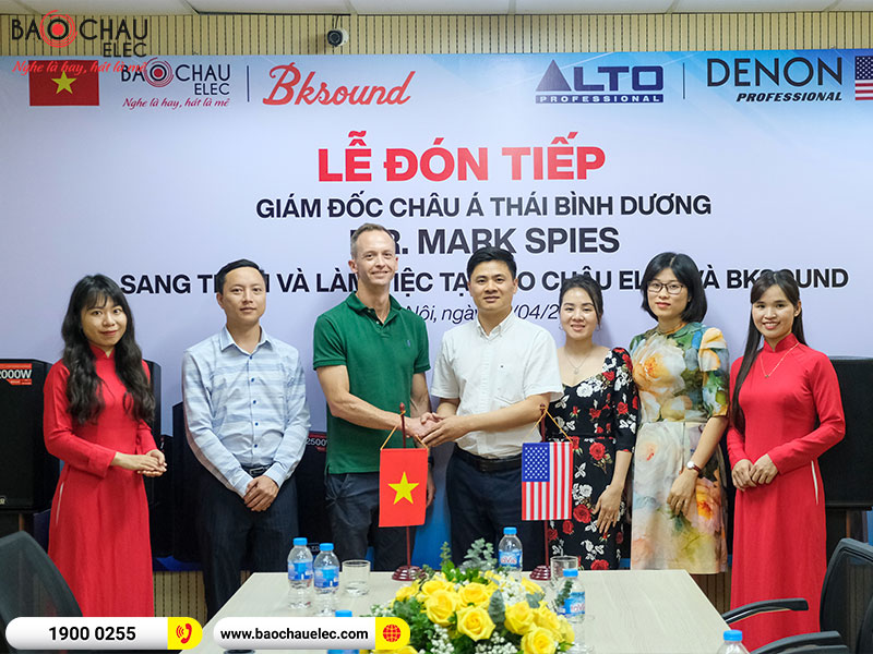 Đ&oacute;n tiếp Gi&aacute;m đốc Alto & Denon Professional khu vực Ch&acirc;u &Aacute; Th&aacute;i B&igrave;nh Dương Mr. Mark Spies sang thăm v&agrave; l&agrave;m việc tại Bảo Ch&acirc;u Elecv&agrave; BKSound. 