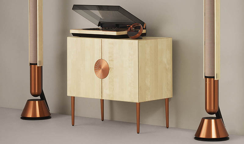 Đắm chìm vào hệ thống âm thanh Beosystem 72-23 Nordic Dawn Limited Edition của Bang & Olufsen