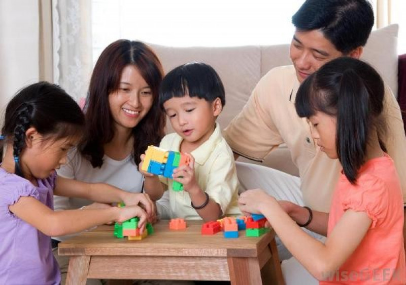 Vui chơi c&ugrave;ng con tại nh&agrave;