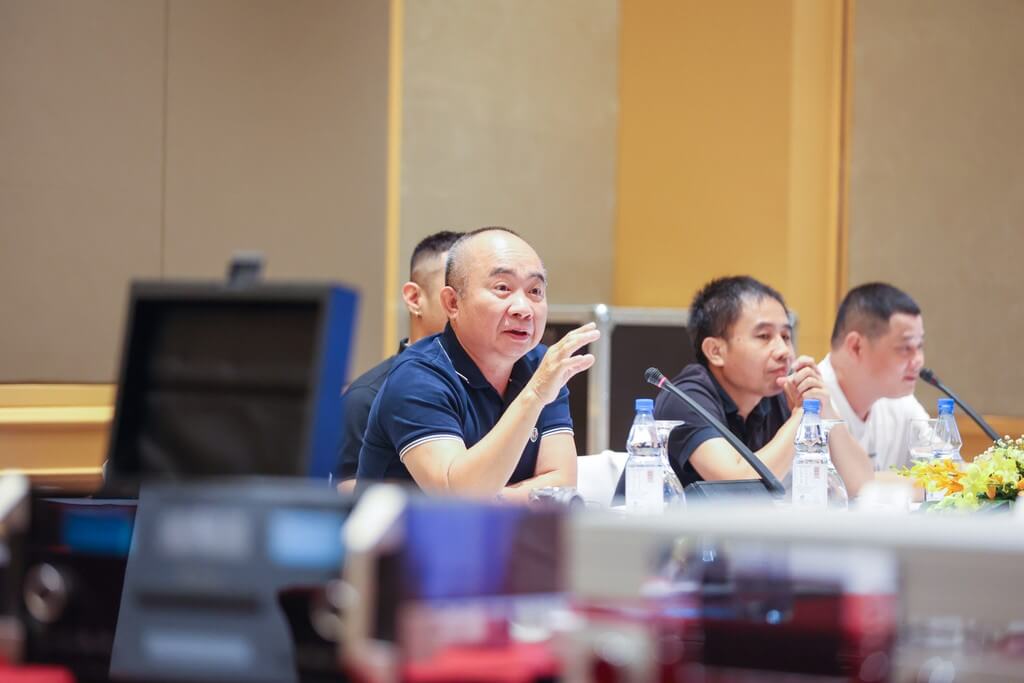 trien-lam-avshow-2022