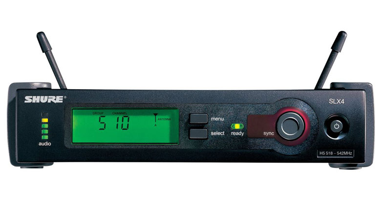 Đầu thu của bộ micro Shure SLX24A/Beta87 trang bị c&aacute;c cổng kết nối th&ocirc;ng dụng