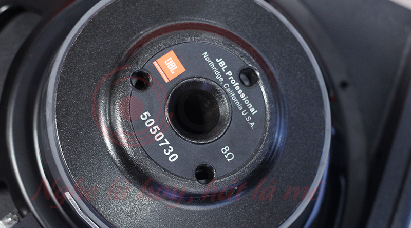 Loa JBL CV1270 củ bass 30 cm, thiết kế tỉ mỉ, chắc chắn 