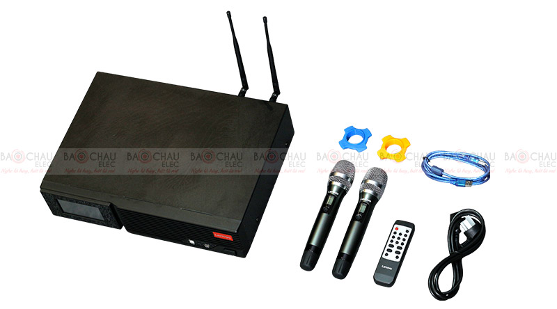 Đi kèm là 2 tay micro nhỏ gọn