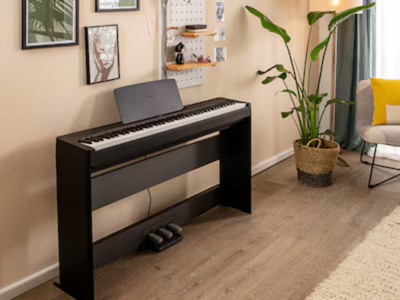 Ch&acirc;n đ&agrave;n piano Yamaha L100