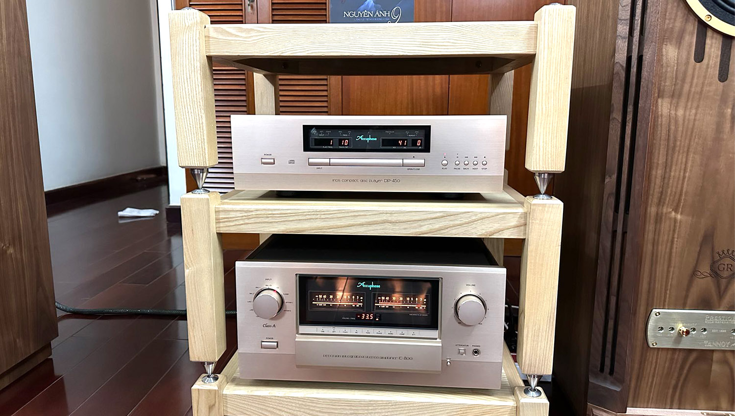Ảnh thực tế Amply Accuphase E800