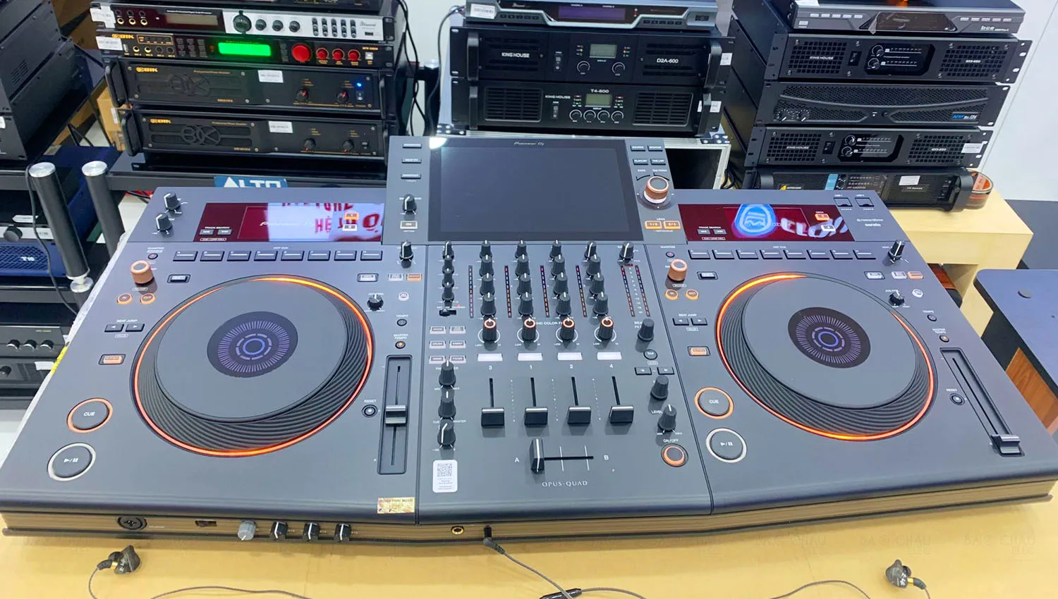 Bàn DJ Pioneer XDJ OPUS-QUAD