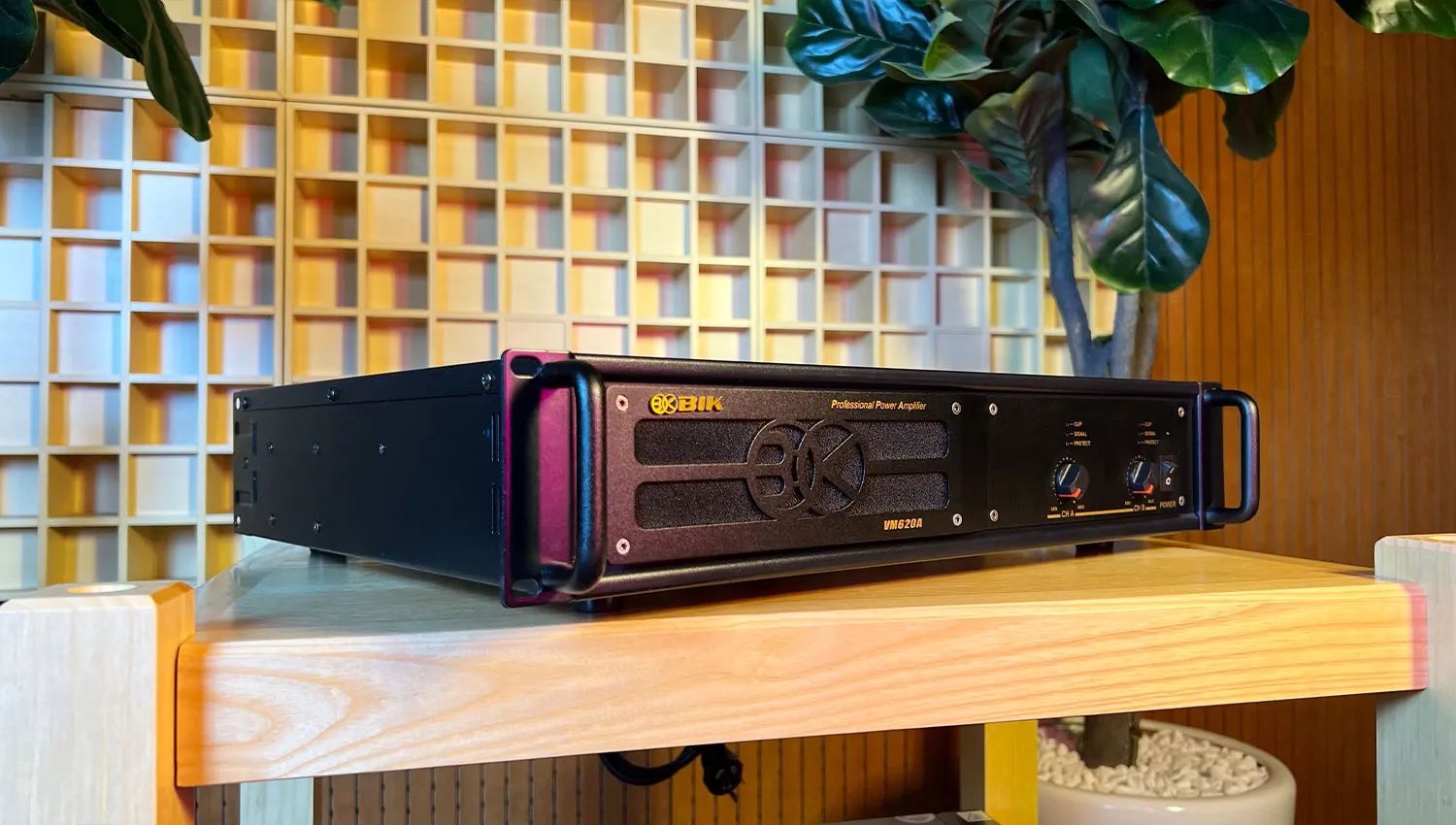 Cục đẩy công suất 2 kênh BIK VM 620A
