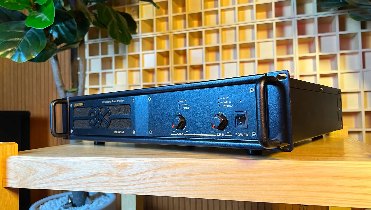 Cục đẩy công suất 2 kênh BIK VM 620A