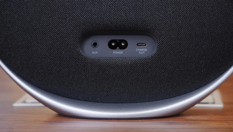 Loa Harman Kardon Onyx Studio 9