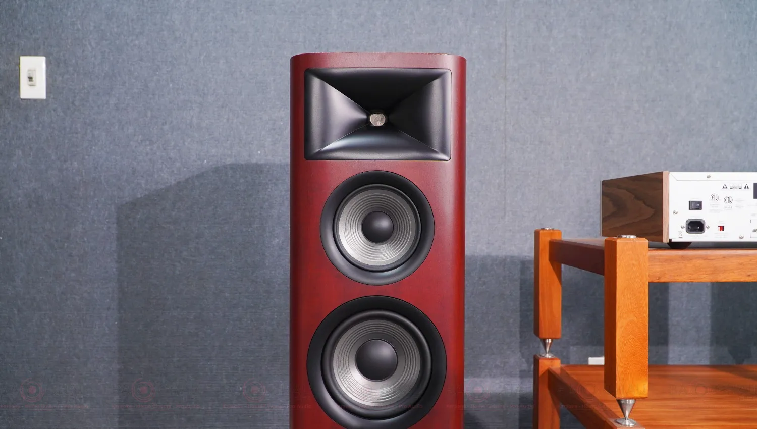 Loa JBL Studio 698