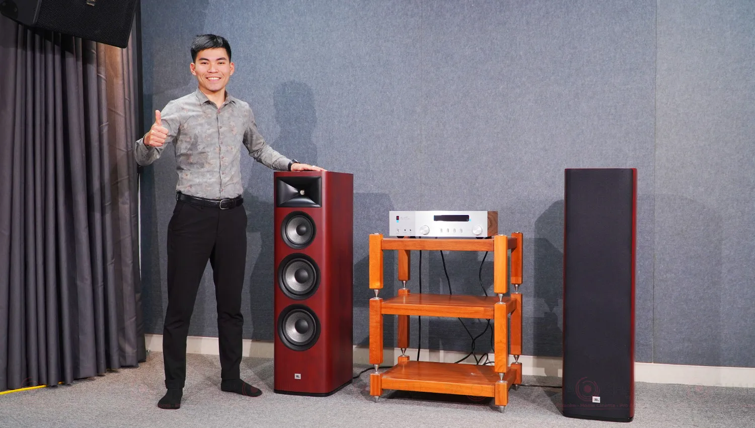 Loa JBL Studio 698
