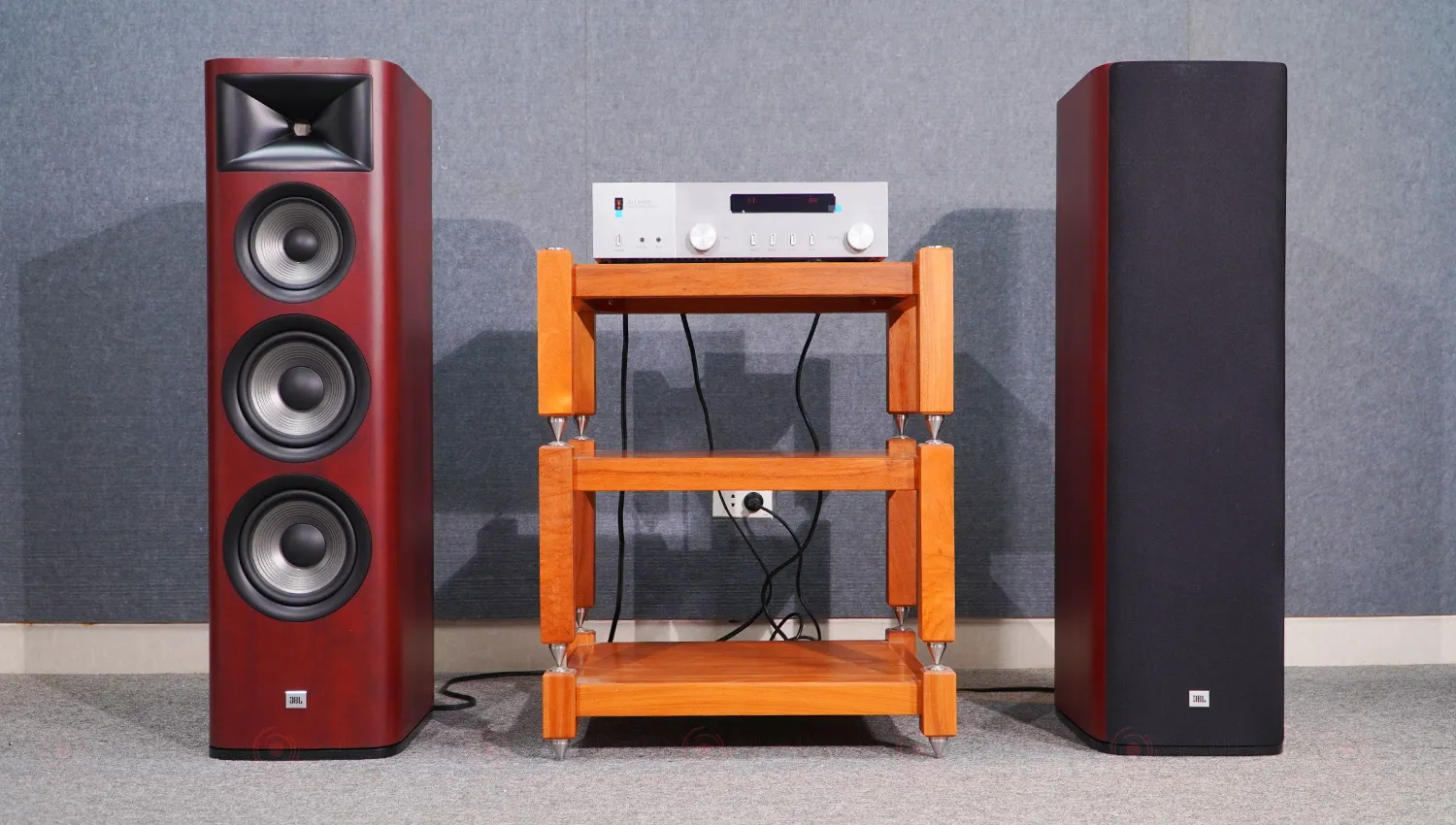 Loa JBL Studio 698