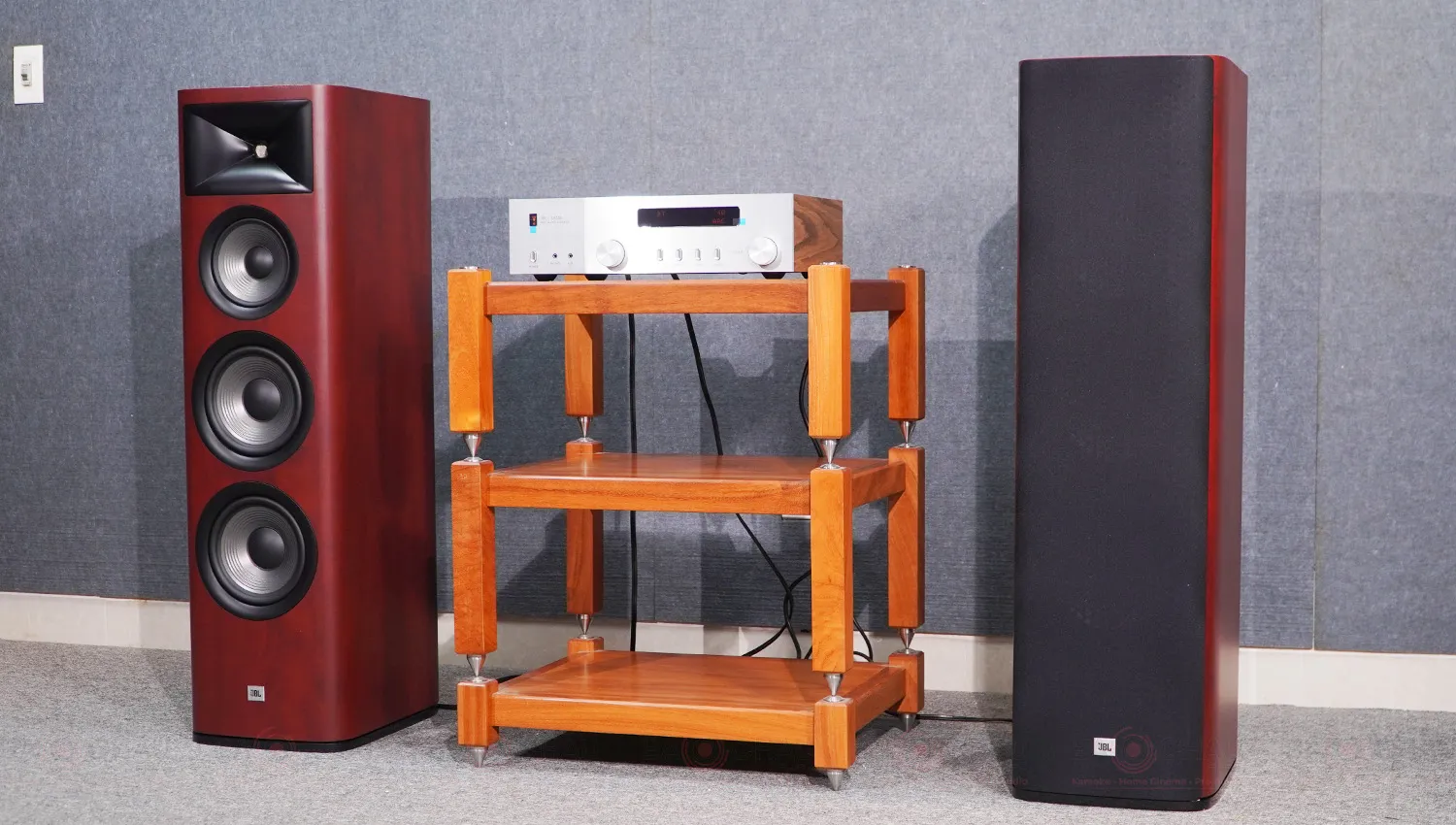 Loa JBL Studio 698