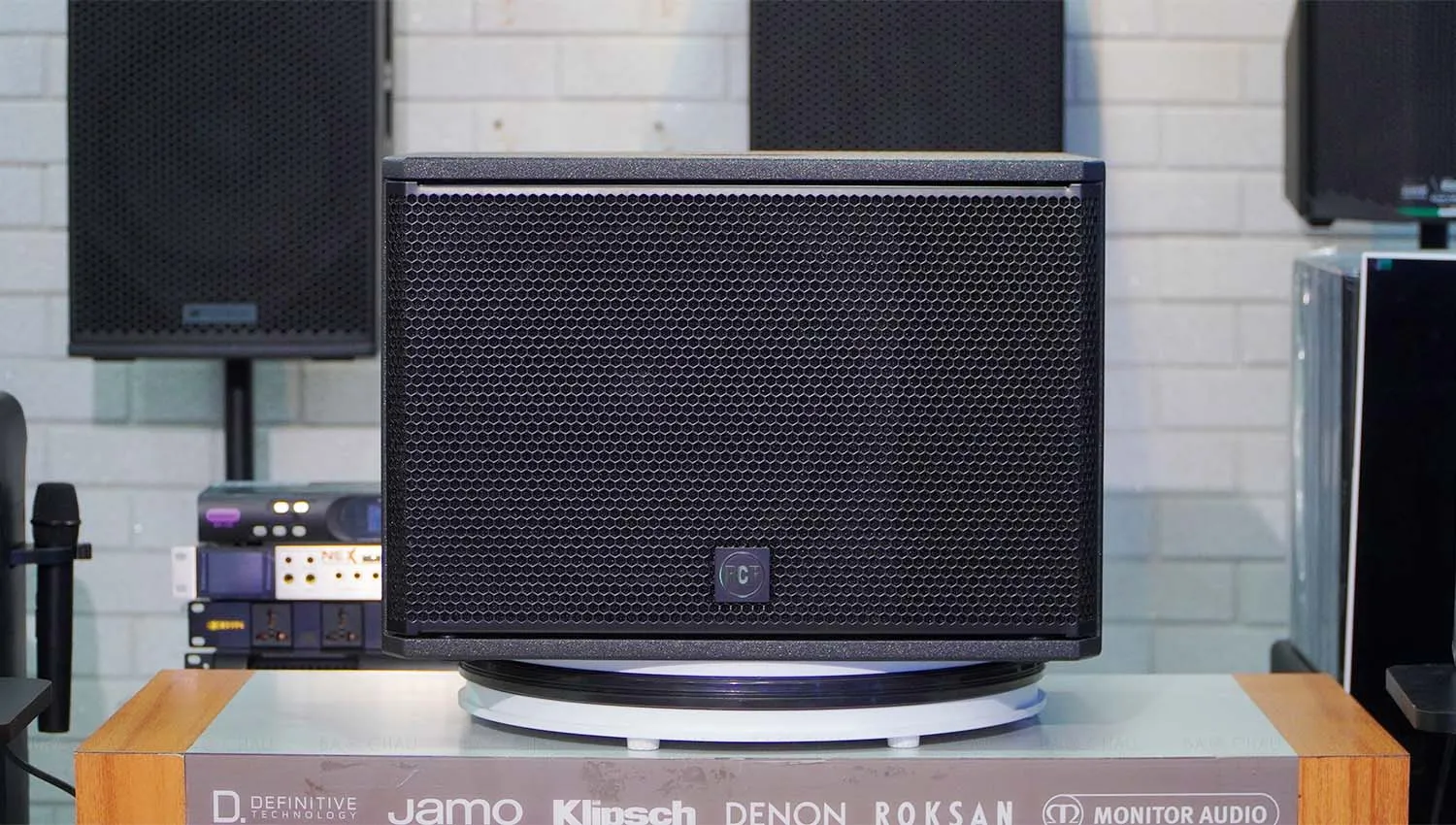 Loa sub RCF S 12 thực tế