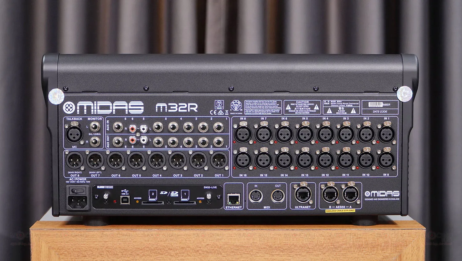 Bàn Mixer Midas M32R Live (Mixer Digital, 40 Kênh, 25 Bus)