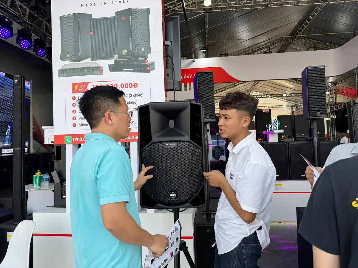 Bảo Châu Elec kết hợp cùng với hãng RCF tham gia triển lãm Plase Show 2024