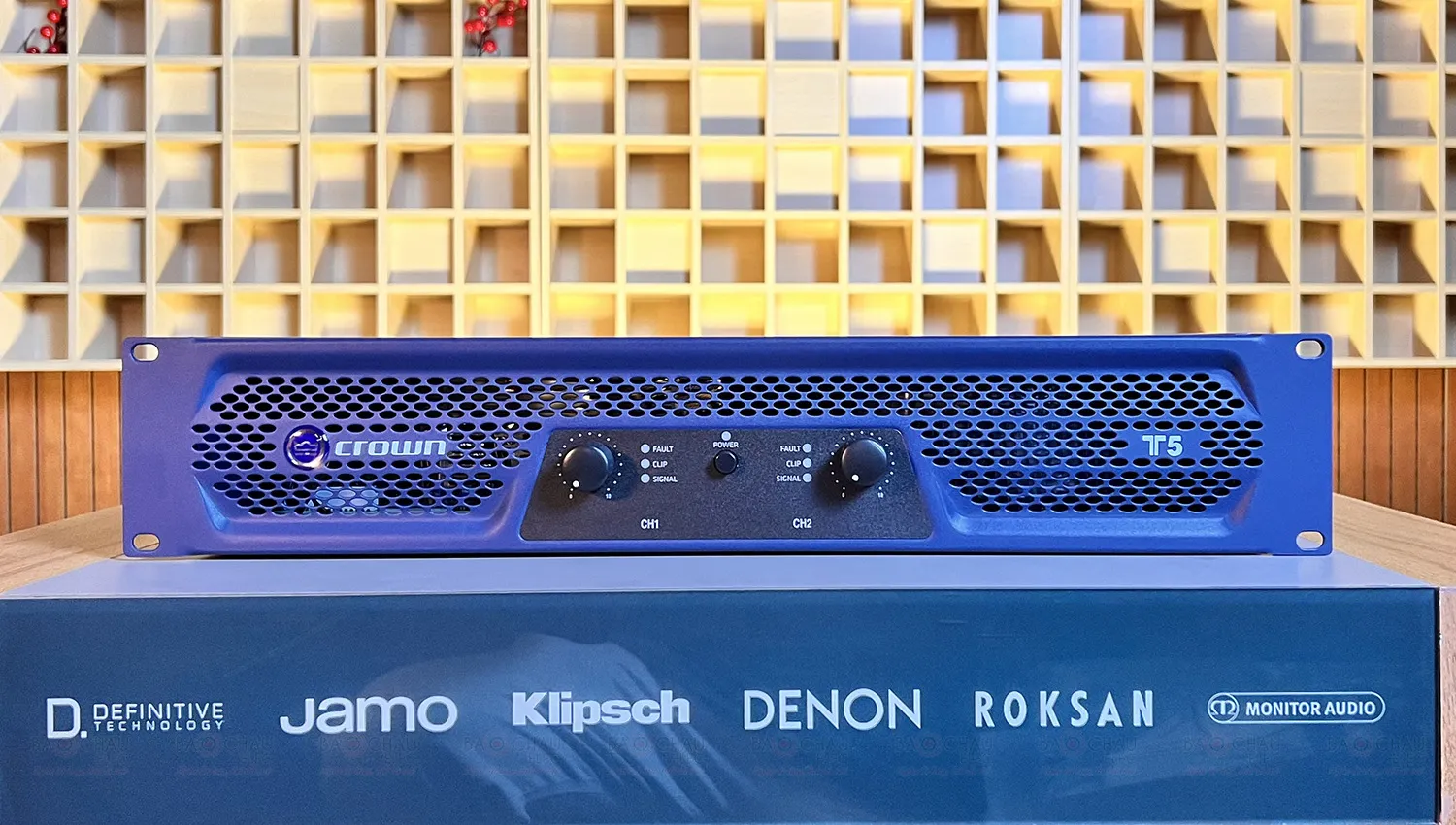 Cục Đẩy Công Suất 2 Kênh Crown T5