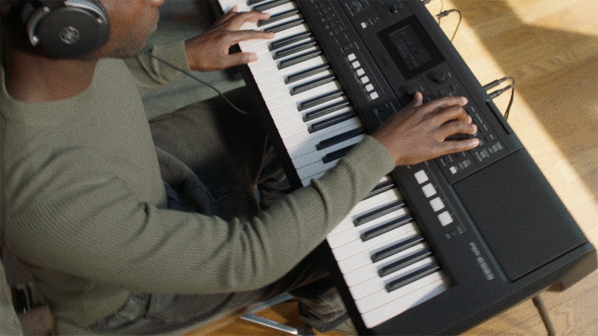 Đàn Organ Yamaha PSR-E483