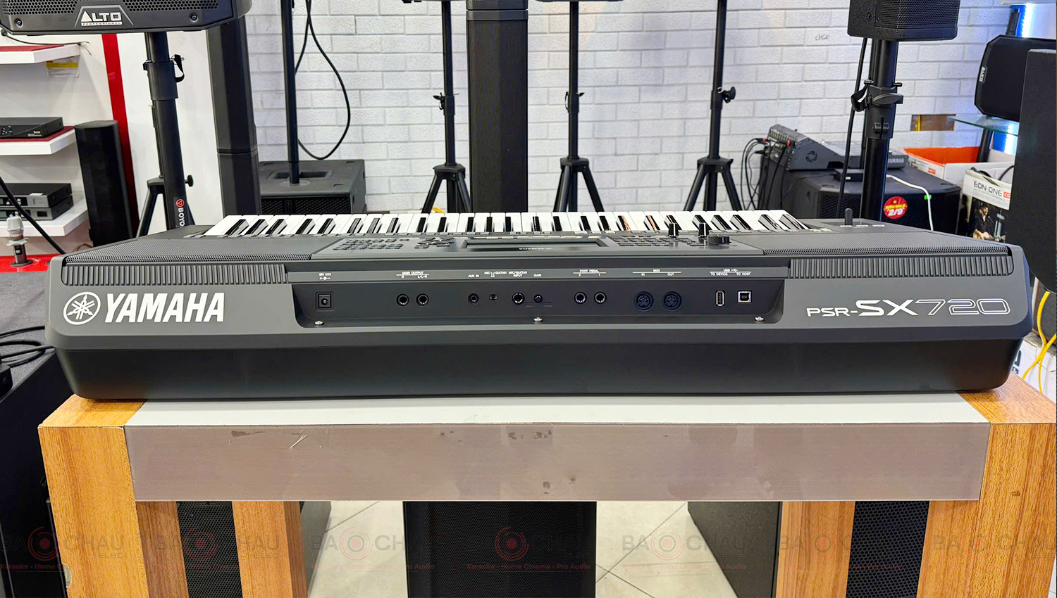 Đ&agrave;n organ Yamaha PSR-SX720