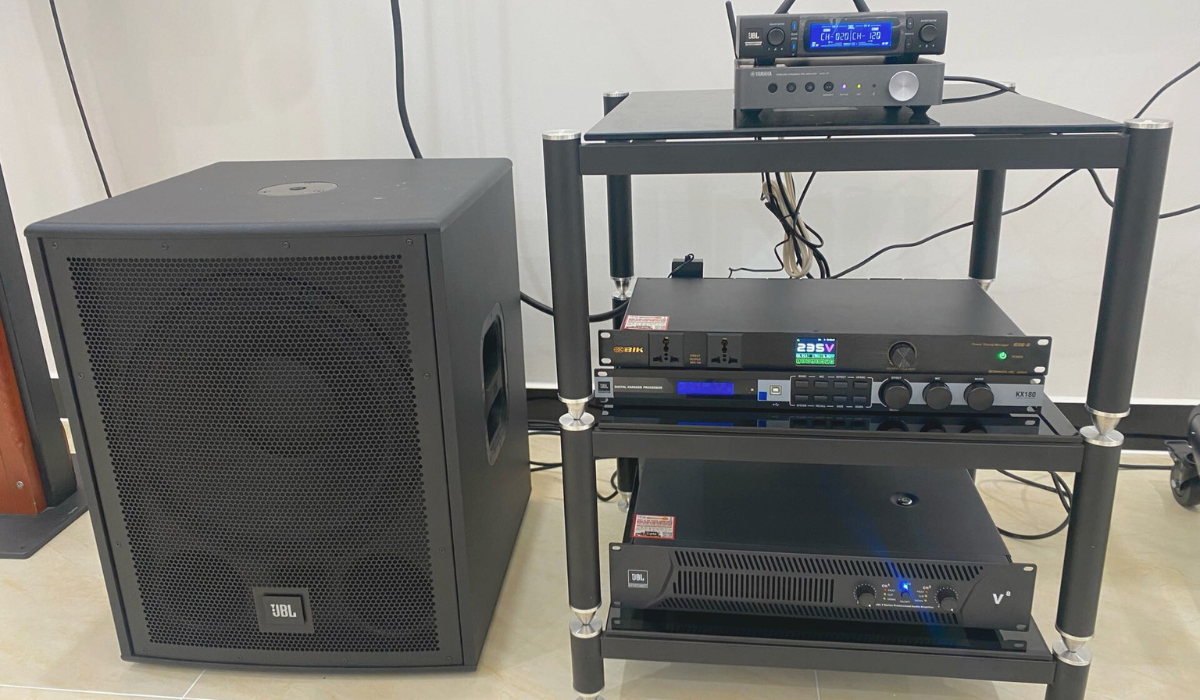 Lắp đặt d&agrave;n karaoke, nghe nhạc JBL hơn 102tr cho anh To&agrave;n tại TP HCM