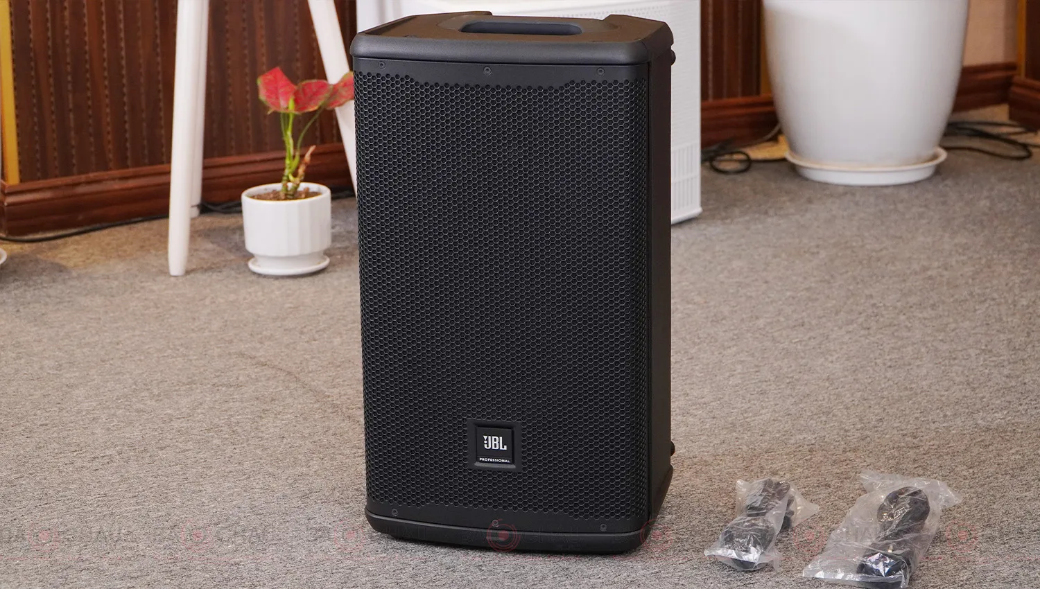 Loa JBL EON 710