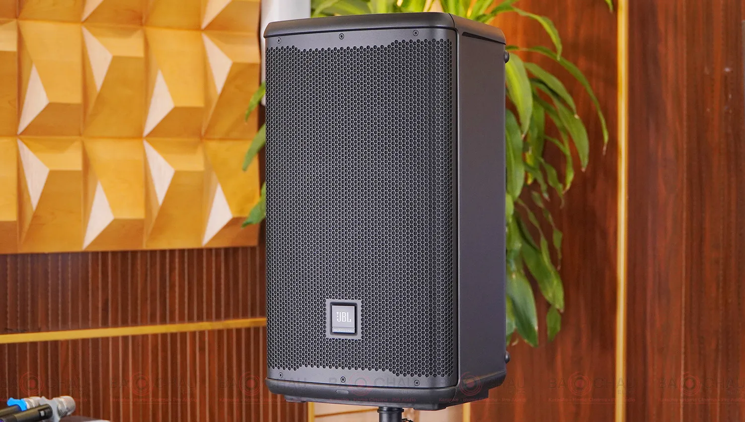 Loa JBL EON 710