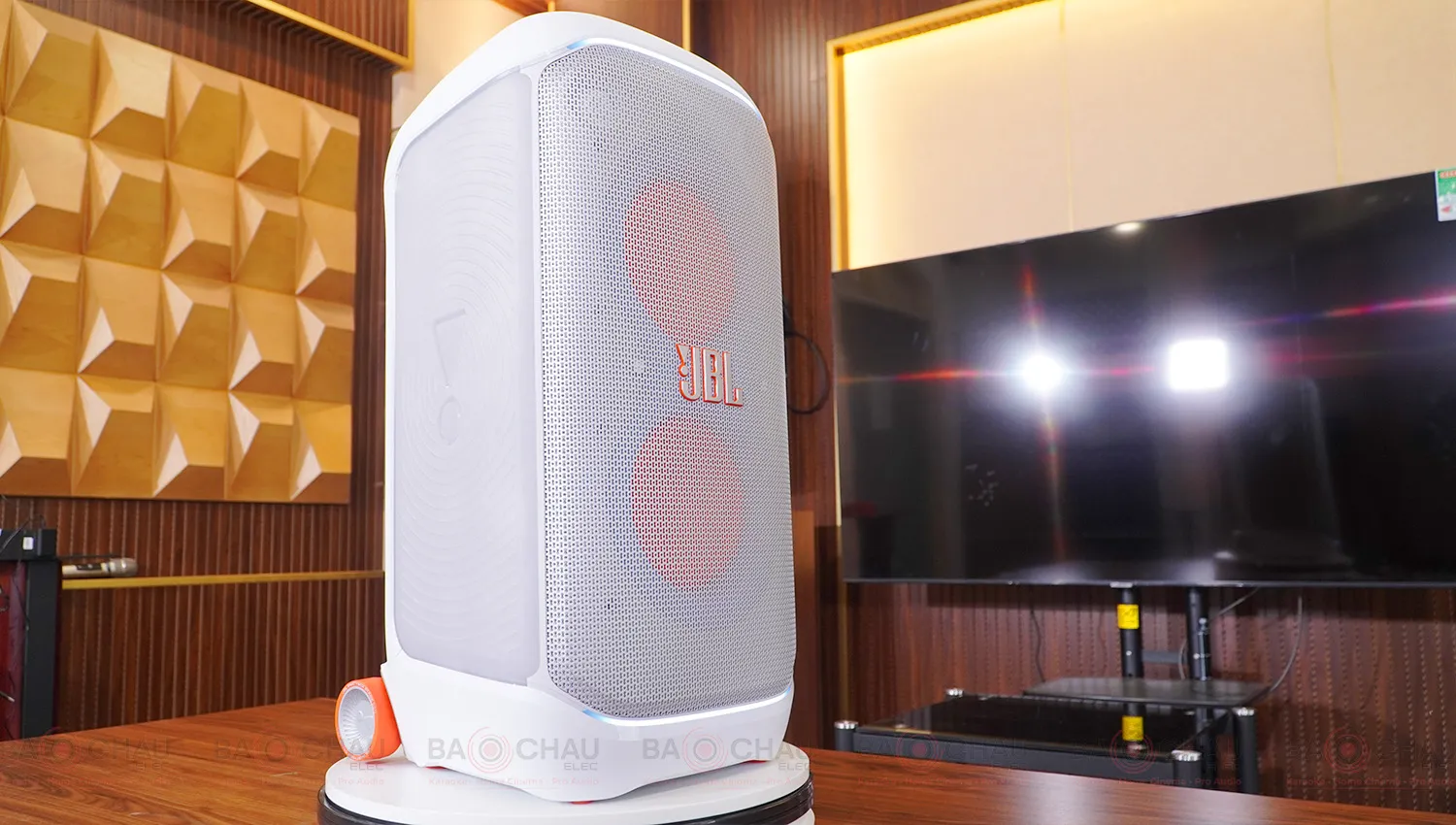 Loa JBL PartyBox Stage 320