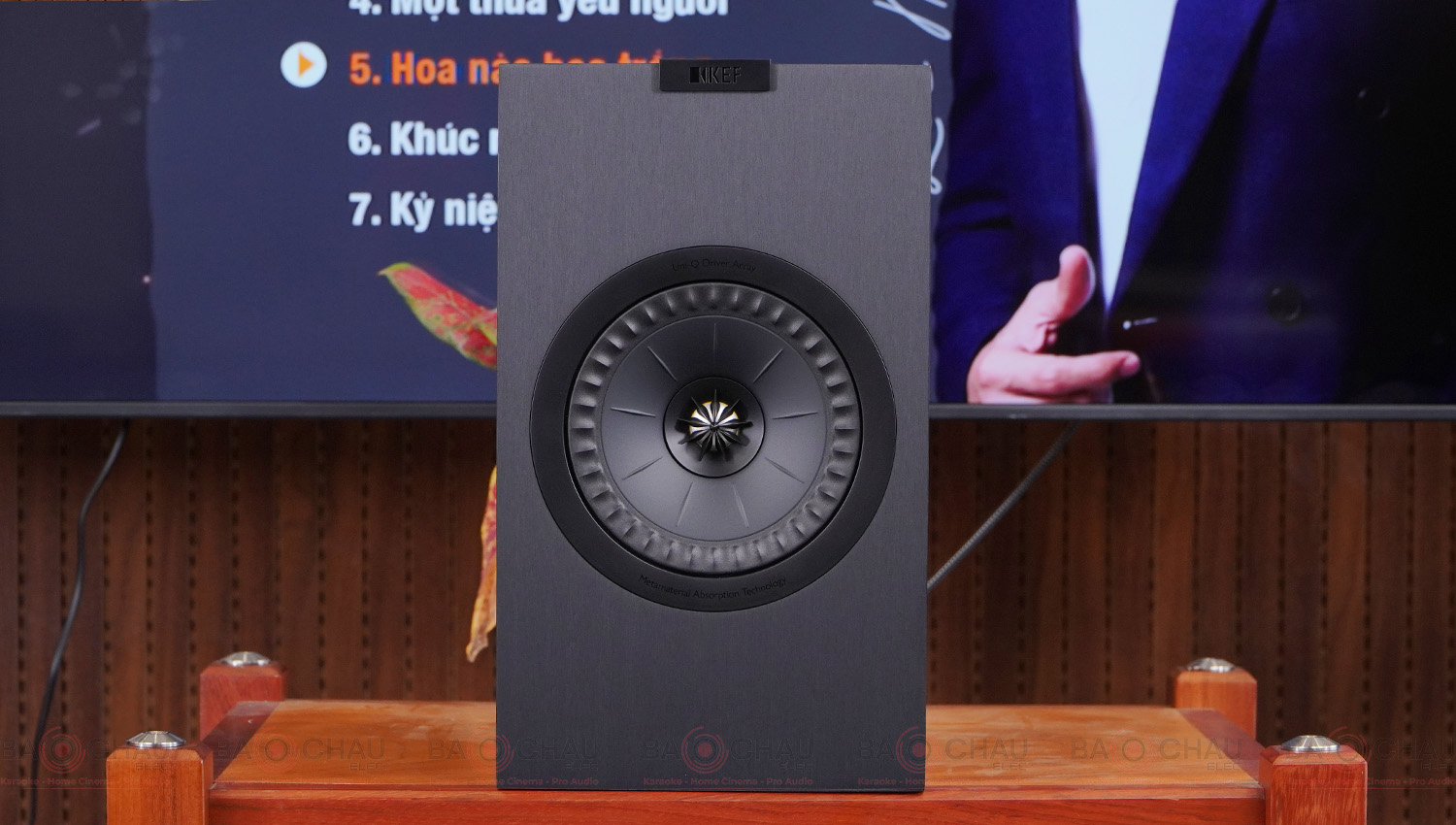 Loa KEF Q3 Meta