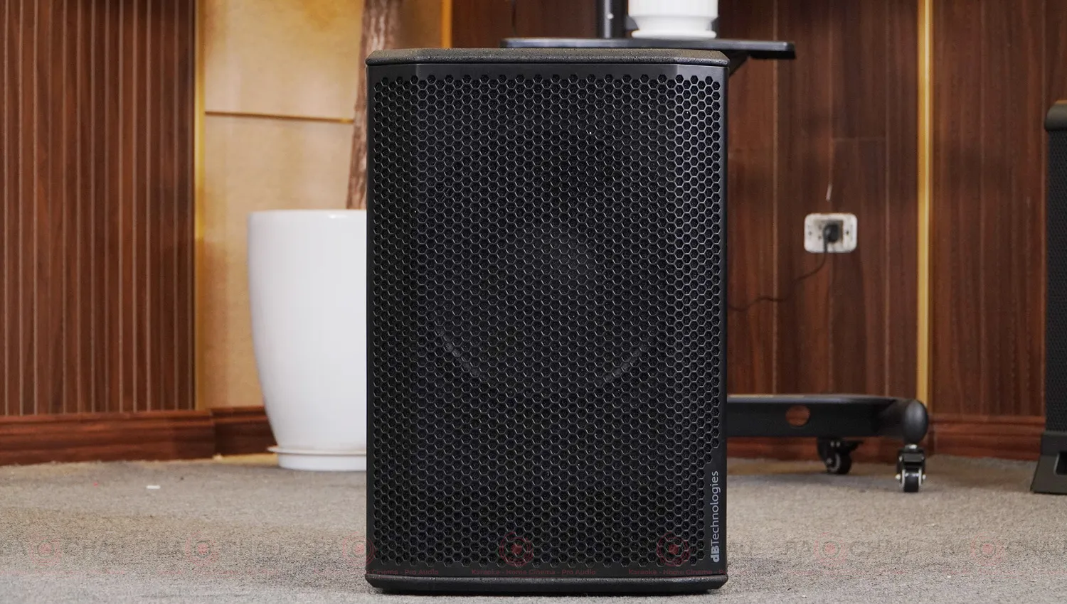 Loa sub điện dBTechnologies Sub 612