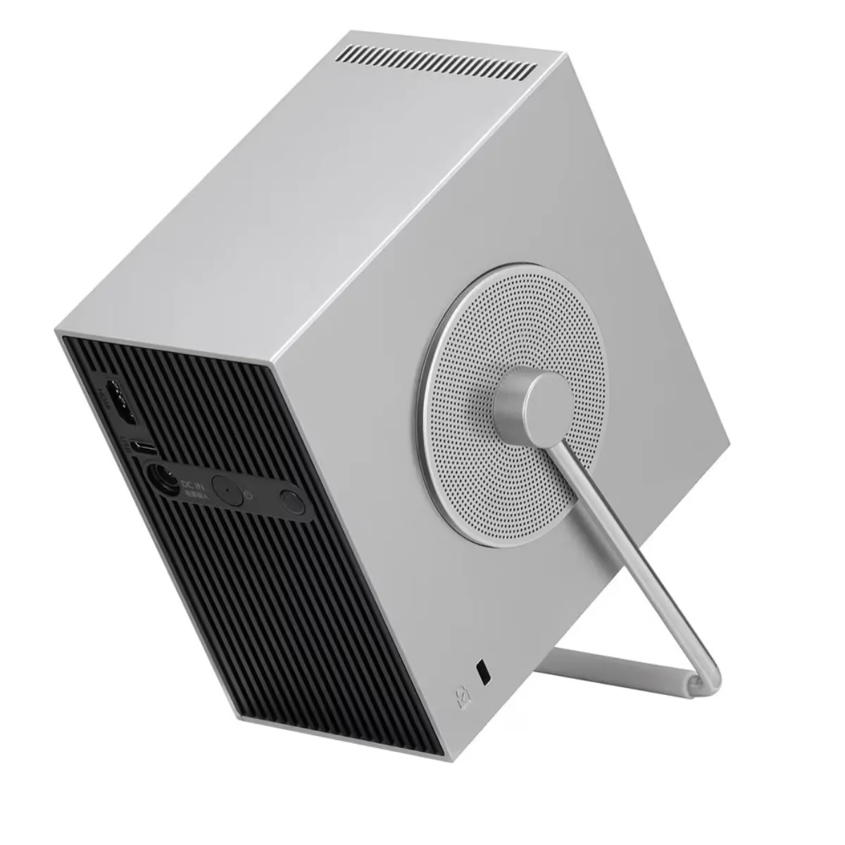 Máy Chiếu Xách Tay LG CineBeam Q 4K UHD HU710PB