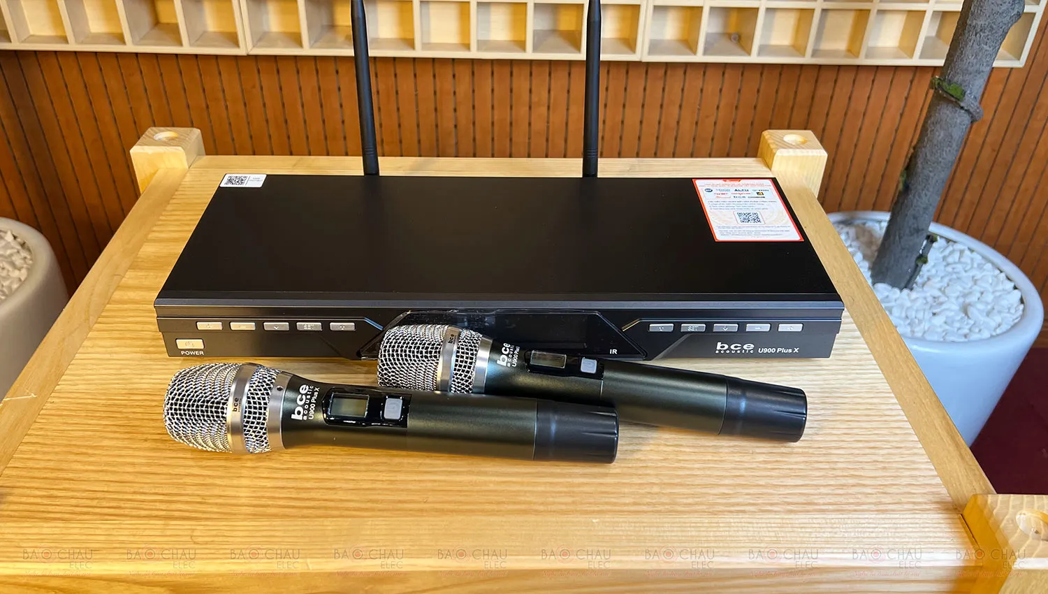 Micro Kh&ocirc;ng D&acirc;y BCE U900 Plus X