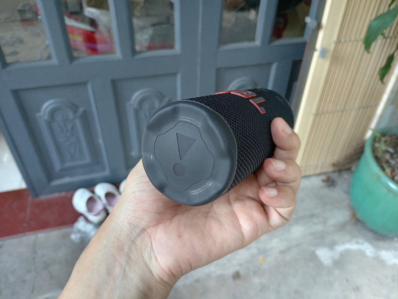 Loa JBL Grip