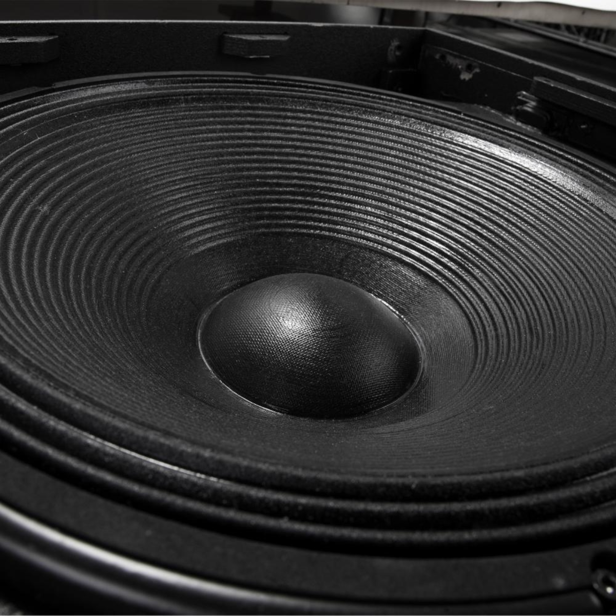 Loa sub điện RCF HDL 18-AS