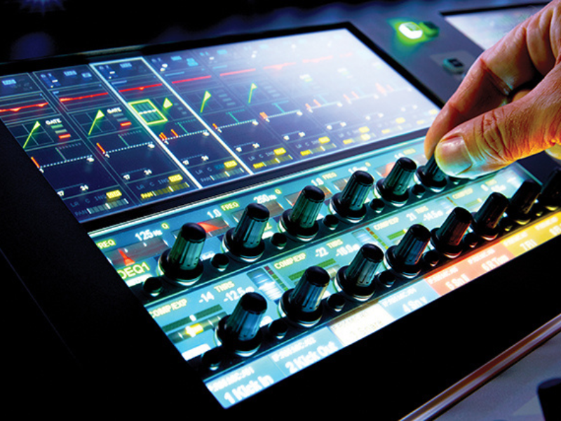 B&agrave;n mixer Soundcraft Vi1000