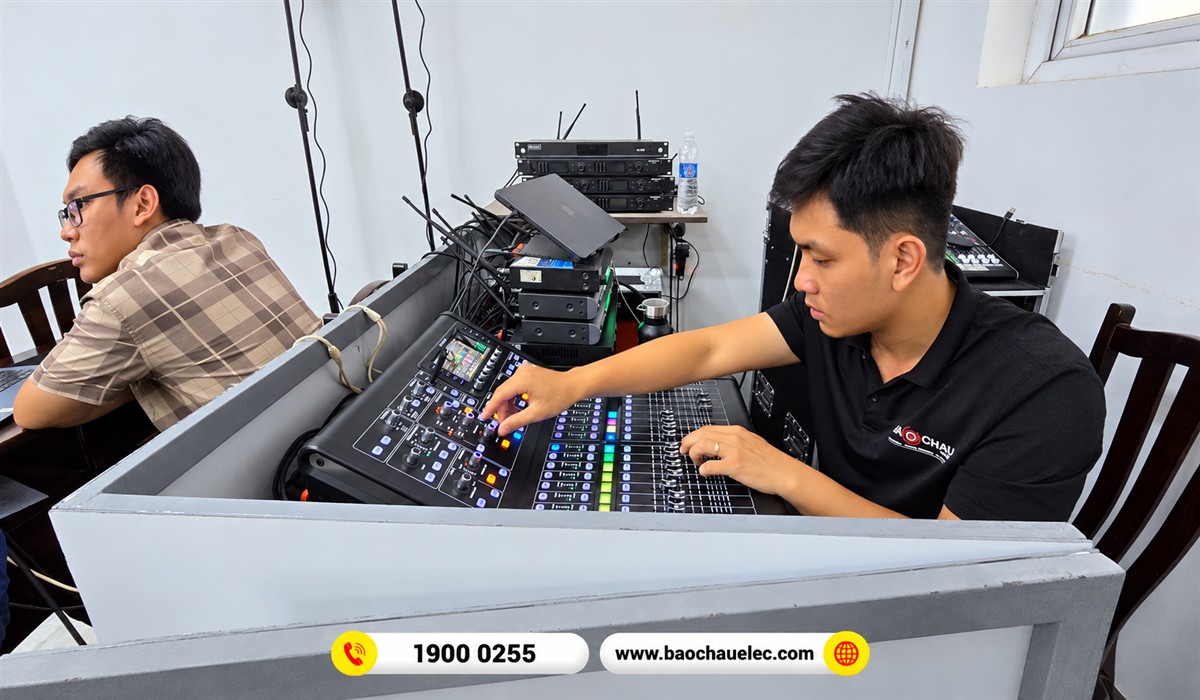 Kỹ thuật vi&ecirc;n thao t&aacute;c tại b&agrave;n mixer số