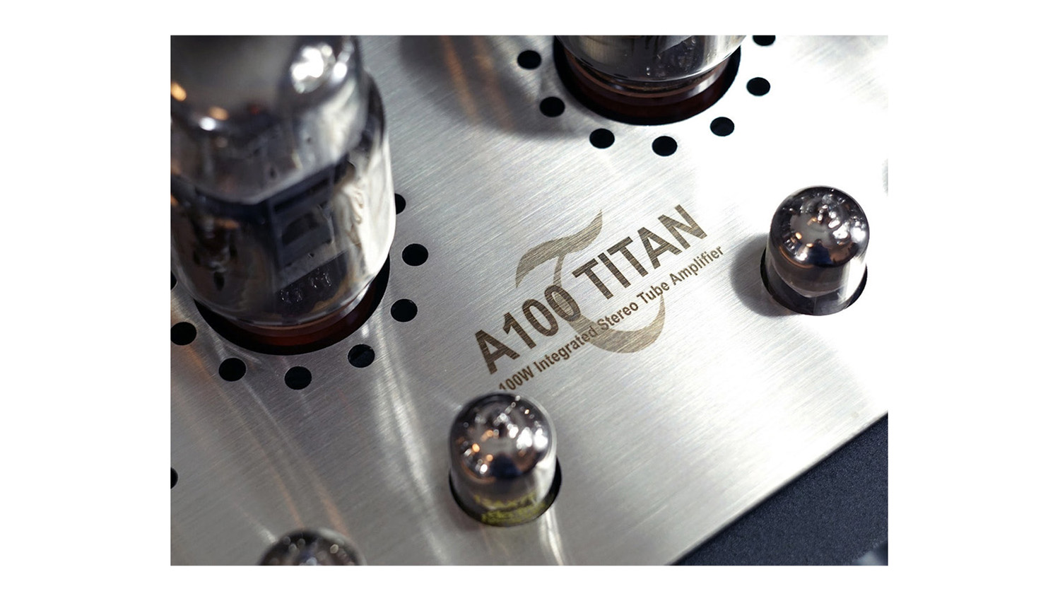 Amply đèn Synthesis A100 Titan