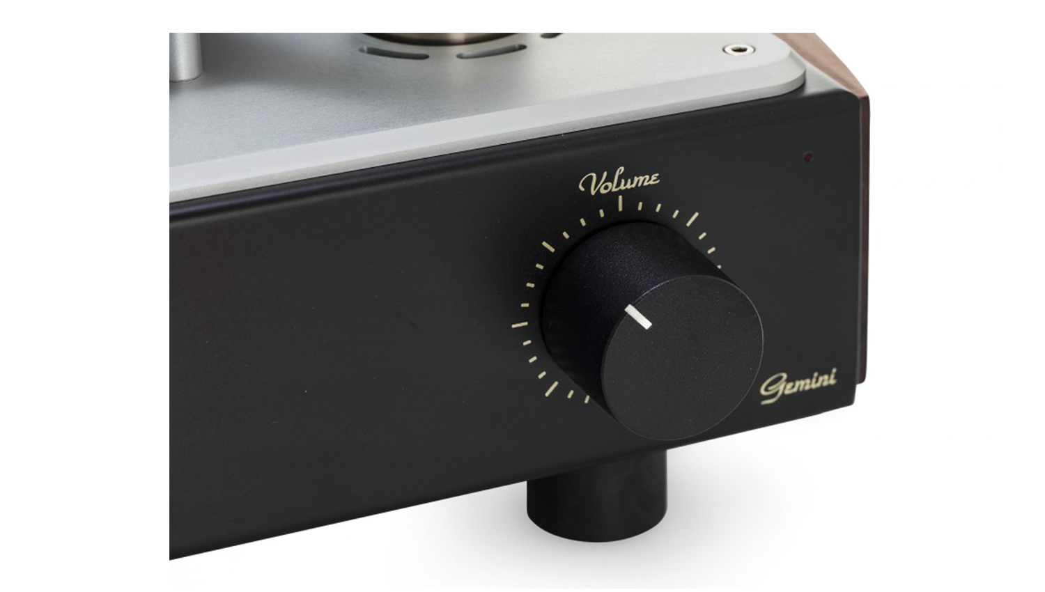 logo và núm điều khiển Amply Mastersound Gemini