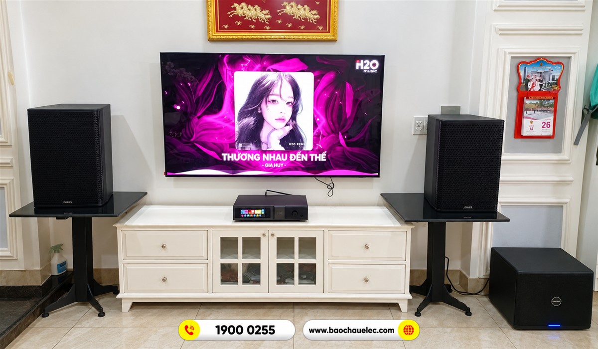To&agrave;n cảnh d&agrave;n karaoke Philips quanh TV tại nh&agrave; anh An ở TP HCM