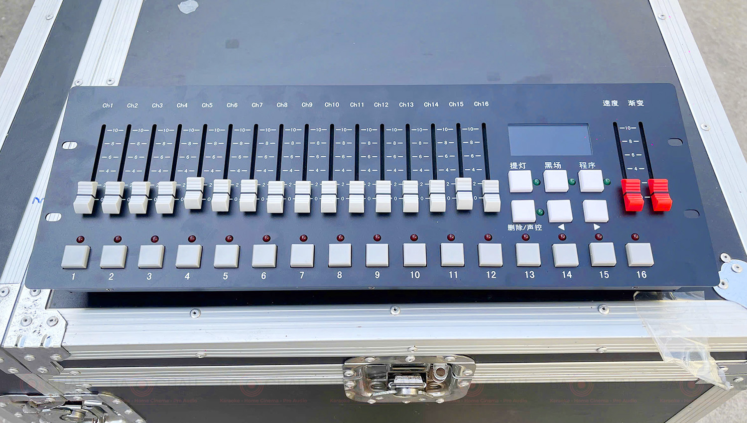 Bàn Điều Khiển Ánh Sáng Kingkong 256 DMX (KM-C011010)